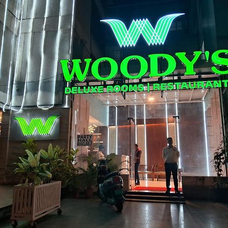 Woody'S Hotel Bangalore Exterior foto