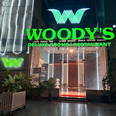 Woody'S Hotel Bangalore Exterior foto